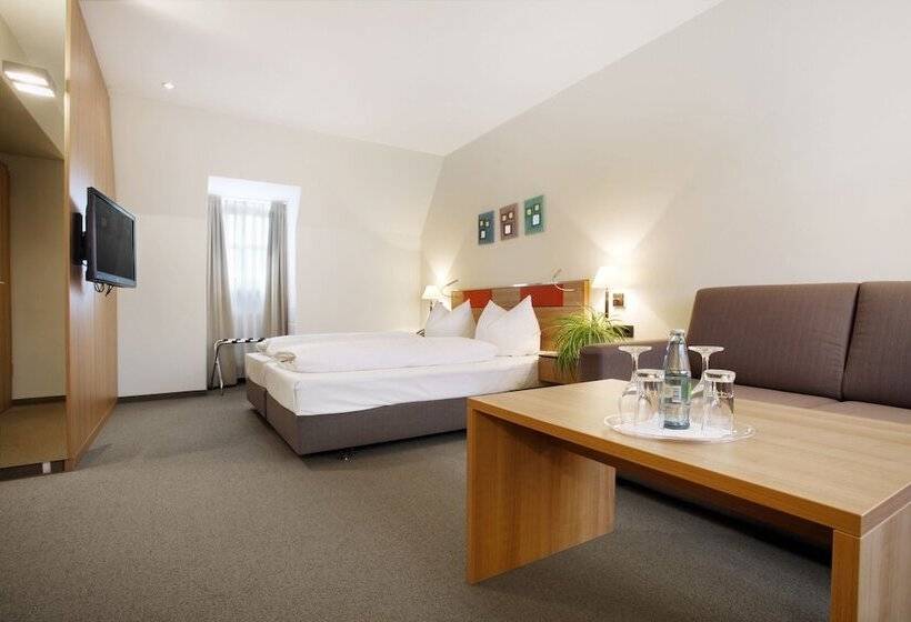 Полулюкс, Am Jakobsmarkt