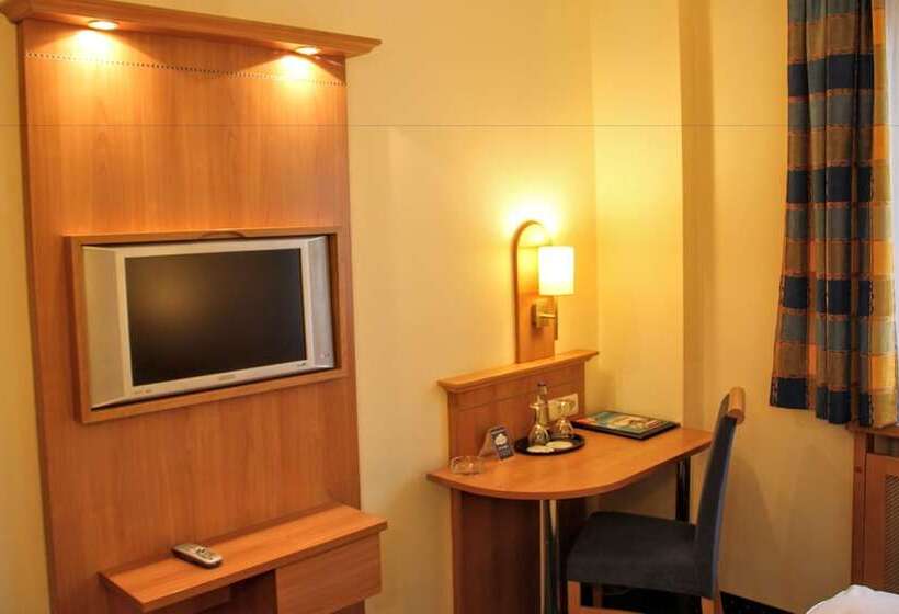 اتاق استاندارد یک نفره, Daniel