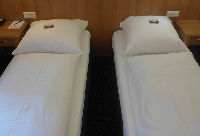 اتاق استاندارد, Daniel