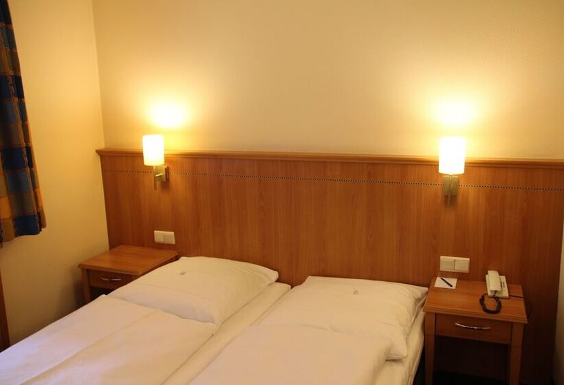 اتاق استاندارد, Daniel