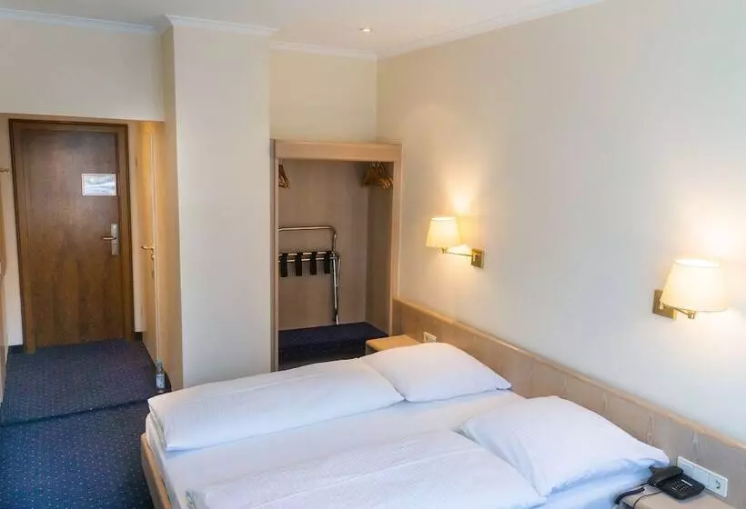 Standard-huone, Daniel