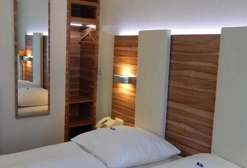 Standard-huone, Daniel