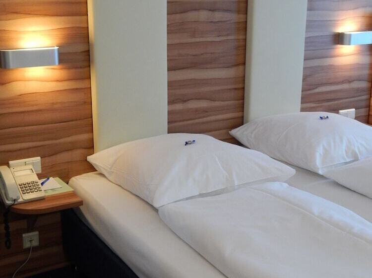 اتاق استاندارد, Daniel