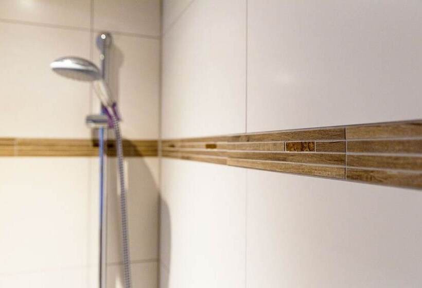 דירת חדר, Gondel