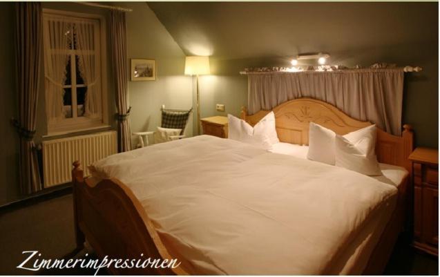 スタンダードルーム, Grüne Tanne Mandelholz