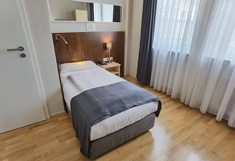 스탠다드 싱글 룸, Italia