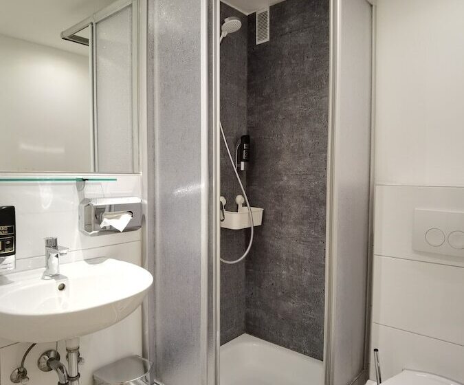 스탠다드 트리플 룸, Italia