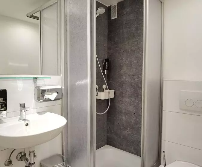 Habitació Triple Estàndard, Italia