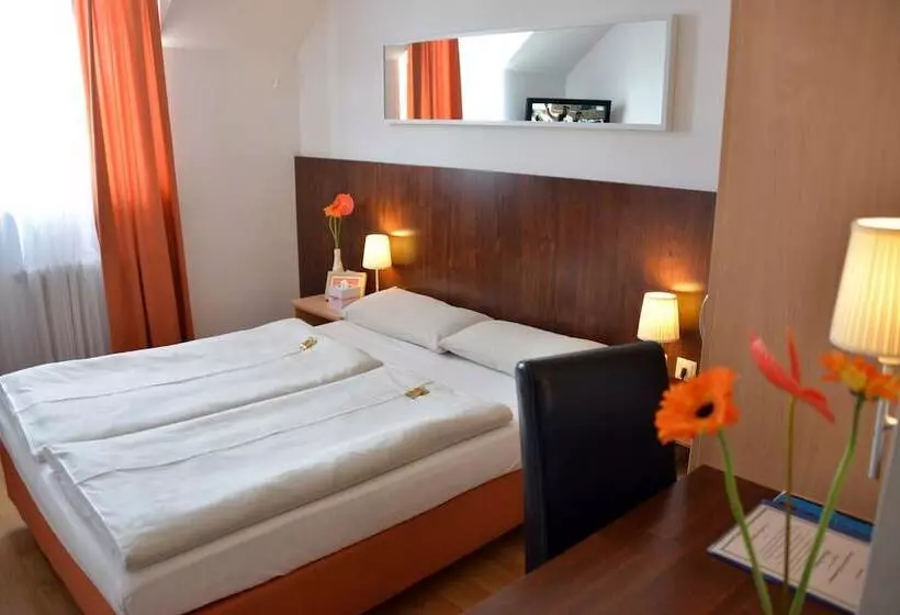 Habitació Estàndard, Italia
