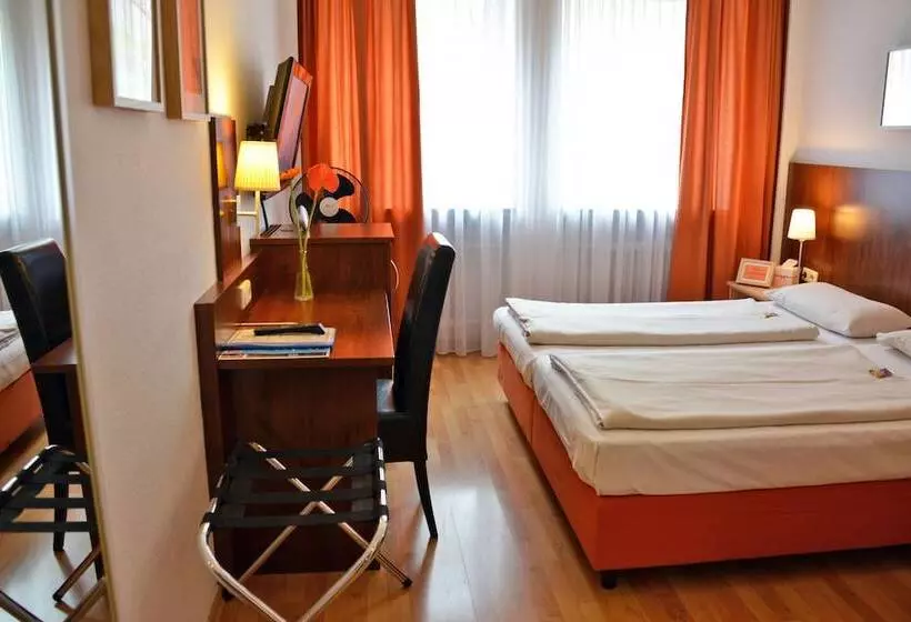 Habitació Estàndard, Italia