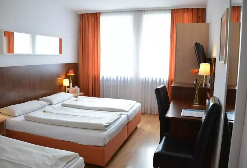 Habitació Triple Estàndard, Italia