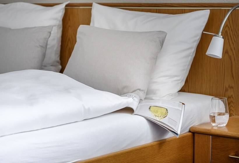 اتاق کلاسیک, Maier