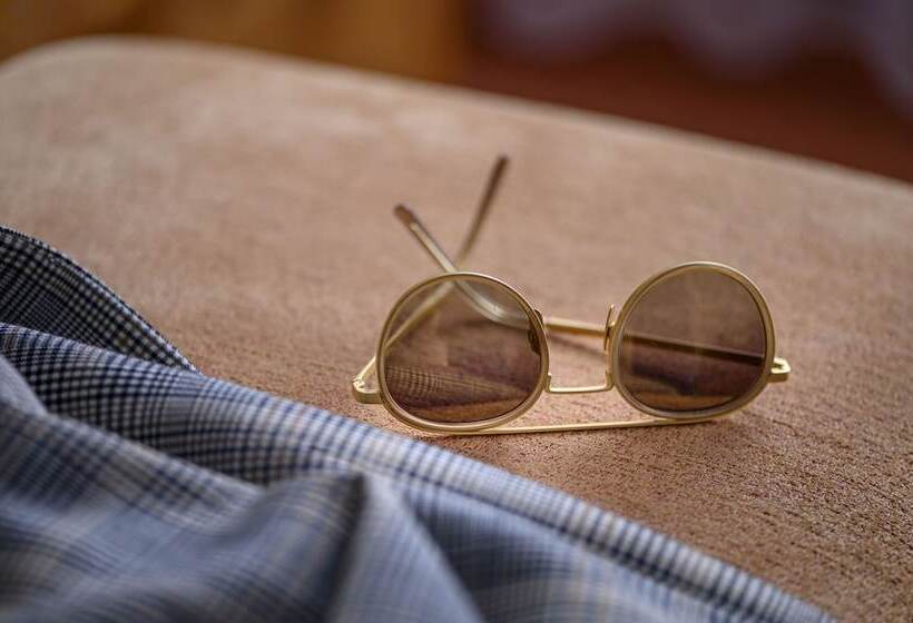 اتاق کلاسیک, Maier