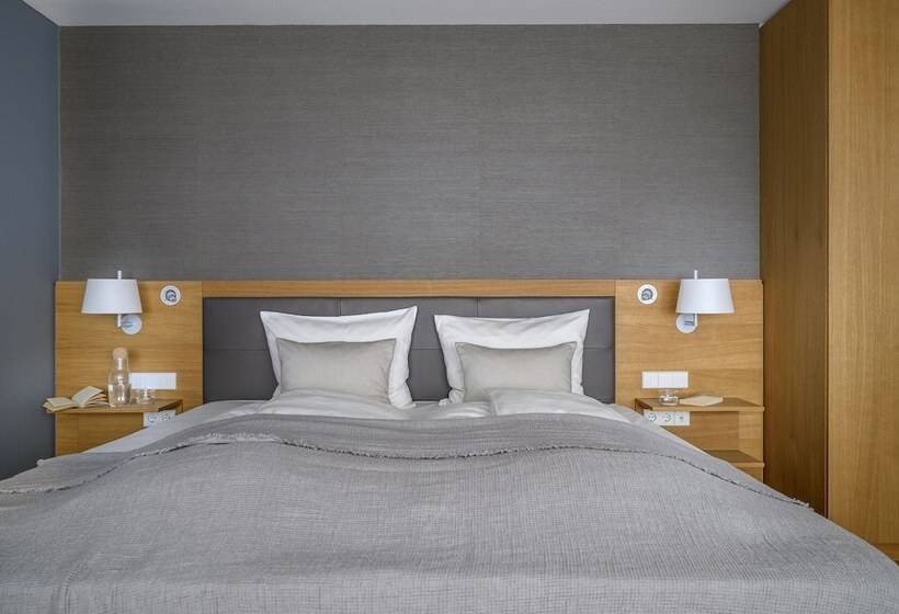 اتاق سوپریور, Maier