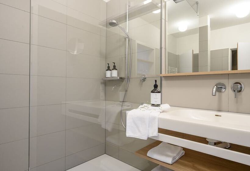 اتاق راحتی, Maier