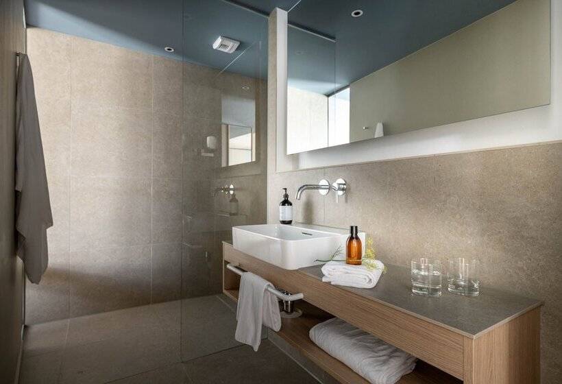 اتاق استاندارد با چشمانداز دریاچه, Maier