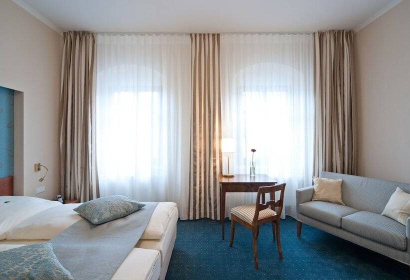 スタンダードルーム, Martha Dresden