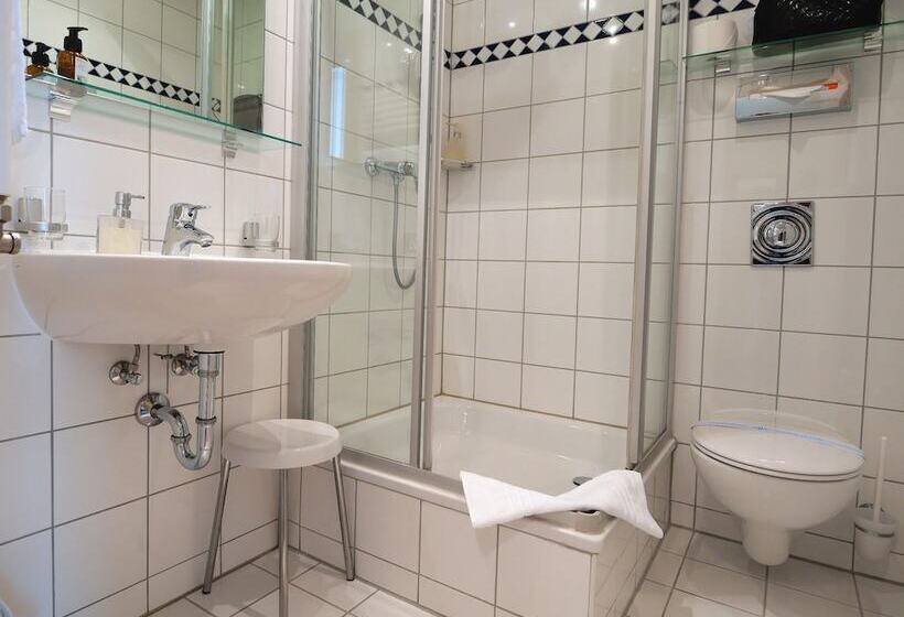 スタンダードシングルルーム, Martha Dresden