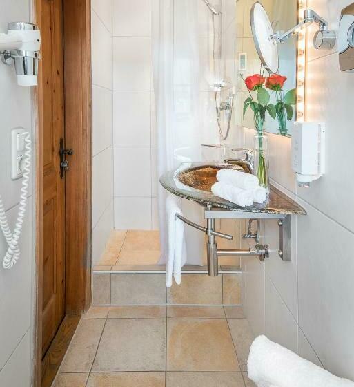 اتاق اکونومی, Obermaier