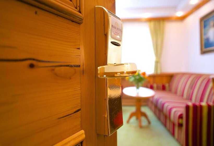 Полулюкс, Park Hotel Laim