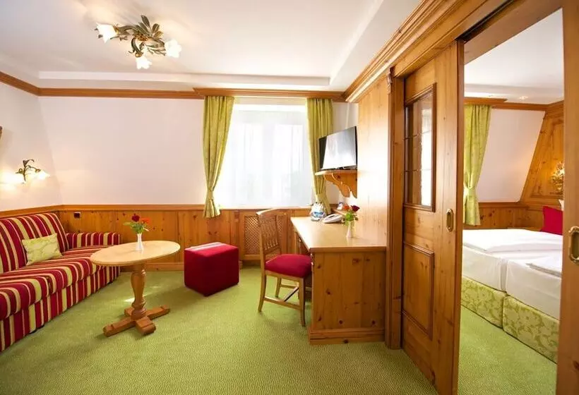 سوییت با چشم‌انداز باغ, Park Hotel Laim