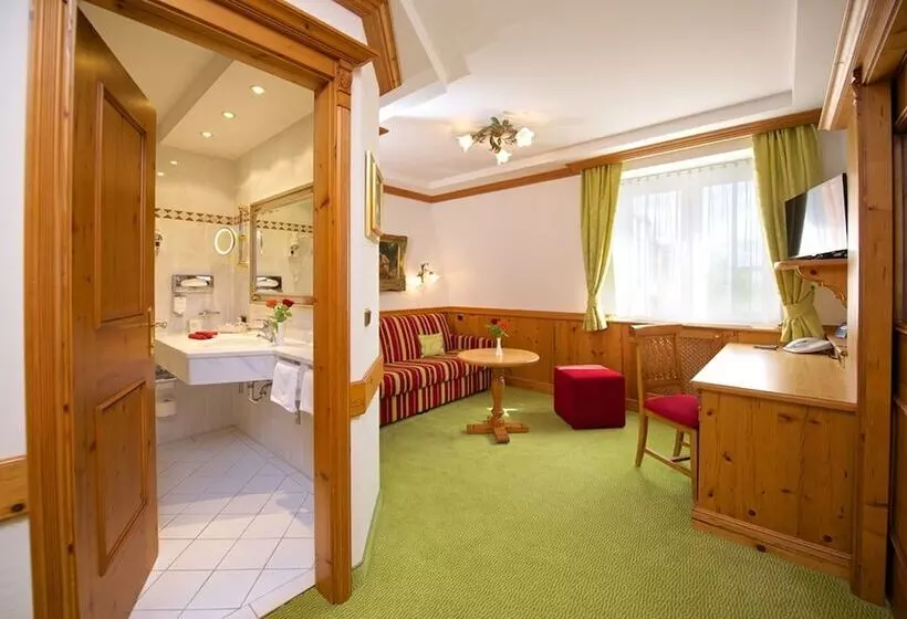 سوییت با چشم‌انداز باغ, Park Hotel Laim