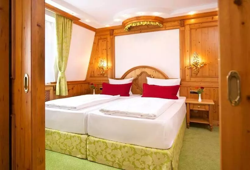 سوییت با چشم‌انداز باغ, Park Hotel Laim