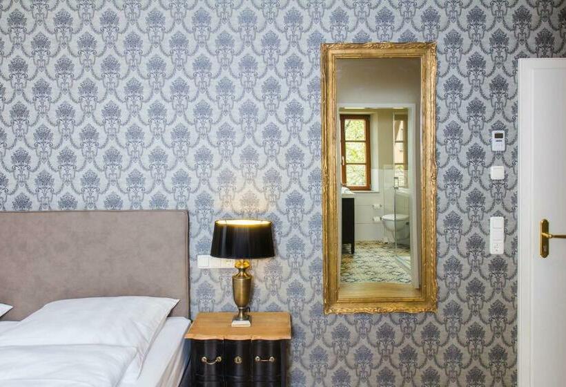 غرفة ديلوكس, Reichskuchenmeister