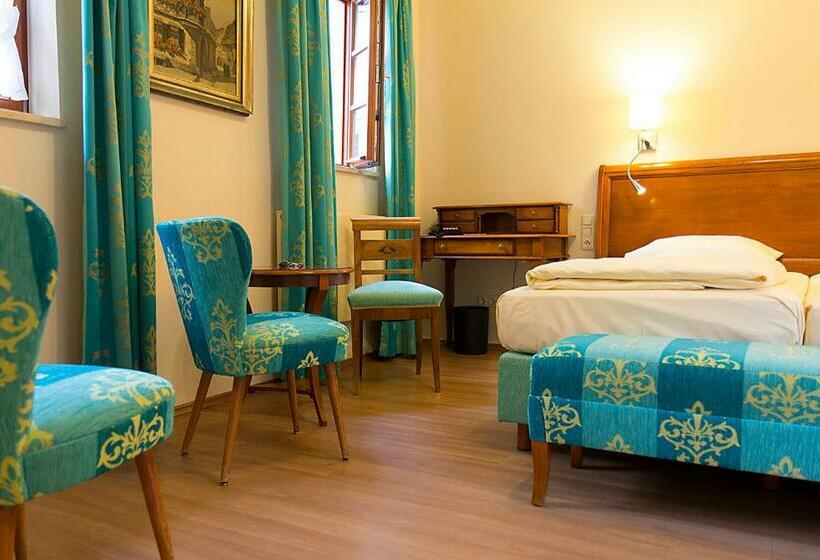 غرفة سوبيريور, Reichskuchenmeister