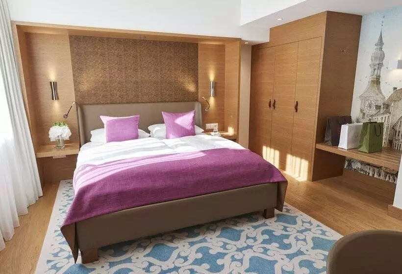 Deluxe-huone, Vier Jahreszeiten Kempinski München