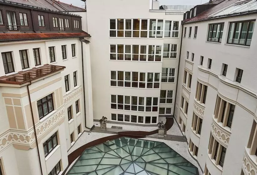 Juniorsviitti, Vier Jahreszeiten Kempinski München