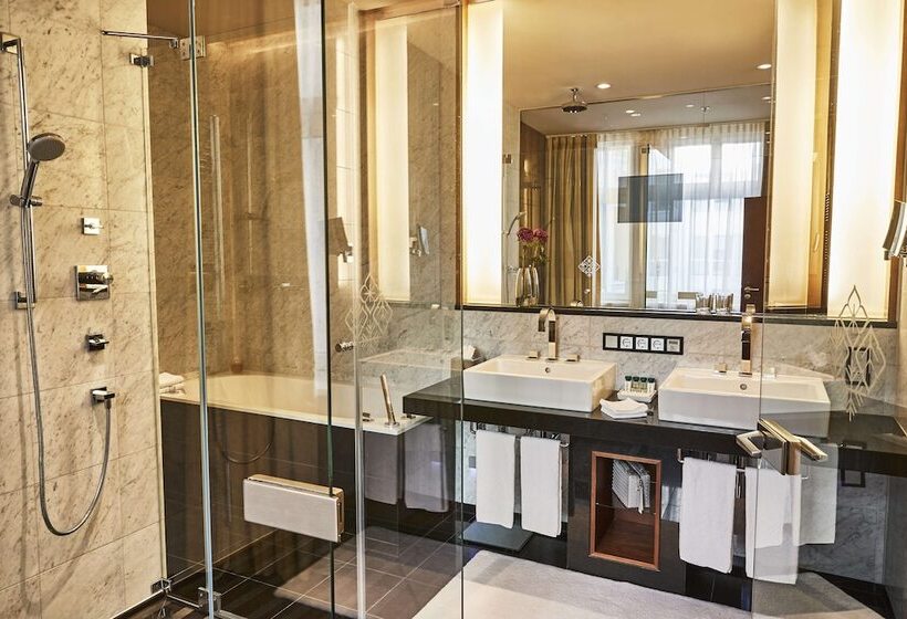 سوییت جونیور, Vier Jahreszeiten Kempinski München