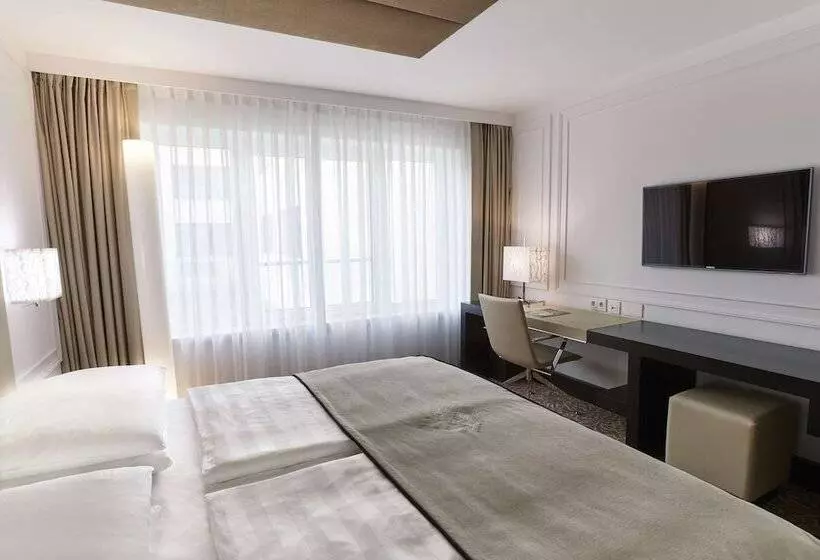 Superior-huone, Vier Jahreszeiten Kempinski München