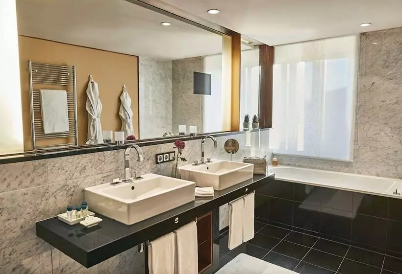 Deluxe-juniorsviitti, Vier Jahreszeiten Kempinski München