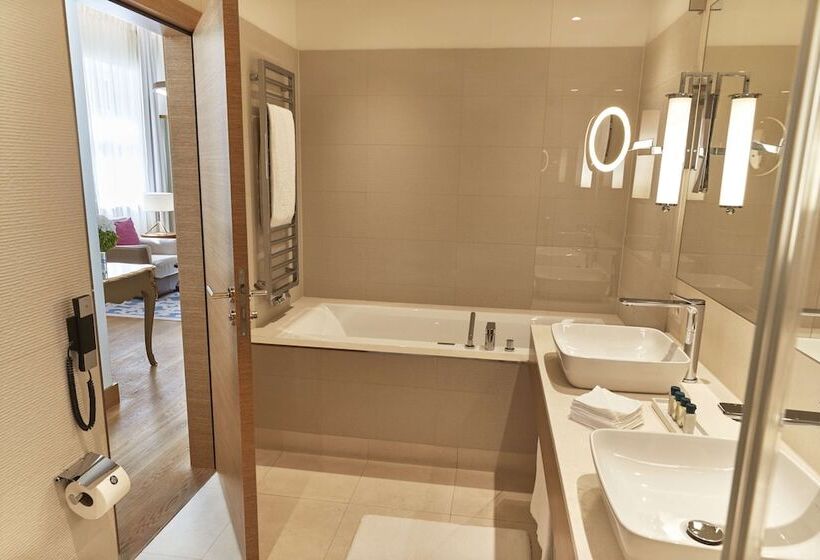 سوییت جونیور لوکس, Vier Jahreszeiten Kempinski München