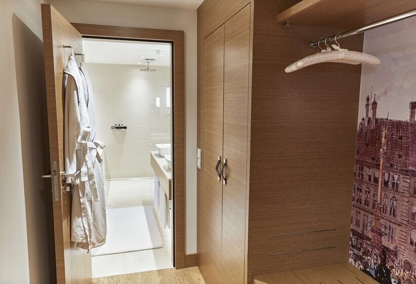 سوییت جونیور لوکس, Vier Jahreszeiten Kempinski München