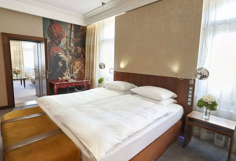 Executive-sviitti 2 Makuuhuonetta, Vier Jahreszeiten Kempinski München