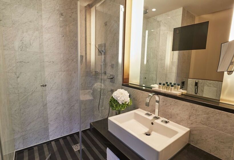 سوئیت مدیریتی 2 خوابه, Vier Jahreszeiten Kempinski München