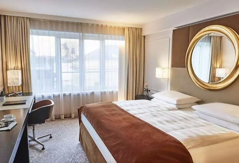 Premium-huone, Vier Jahreszeiten Kempinski München