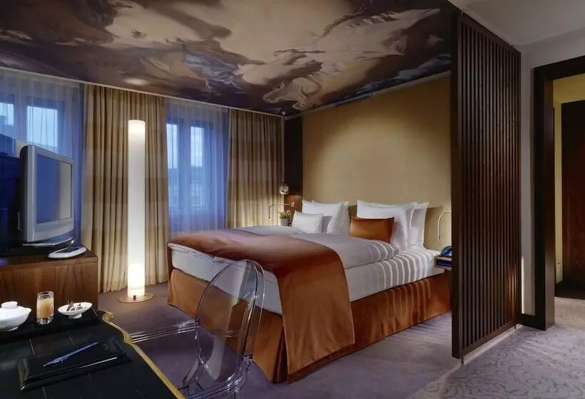 Deluxe-huone, Vier Jahreszeiten Kempinski München