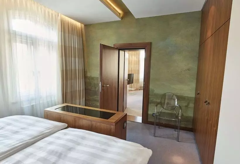 Executive-sviitti 2 Makuuhuonetta, Vier Jahreszeiten Kempinski München
