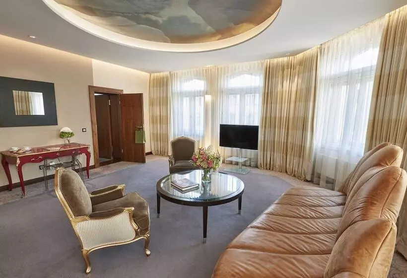 Executive-sviitti 2 Makuuhuonetta, Vier Jahreszeiten Kempinski München