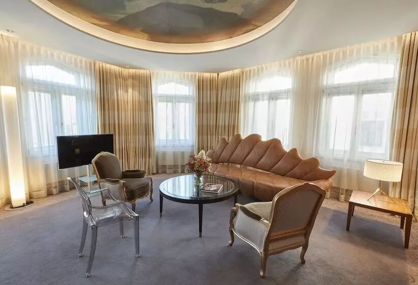 Executive-sviitti 2 Makuuhuonetta, Vier Jahreszeiten Kempinski München