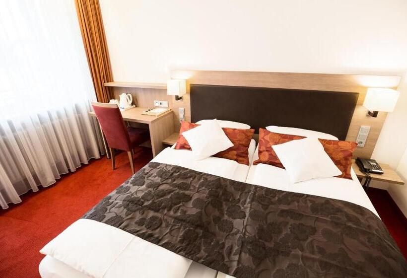 スタンダード４人部屋, Weisses Ross