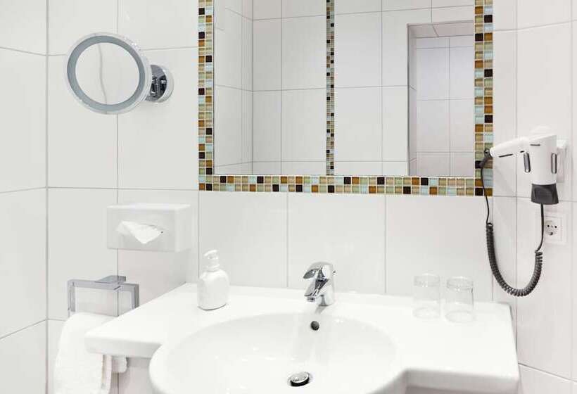 スタンダードトリプルルーム, Weisses Ross