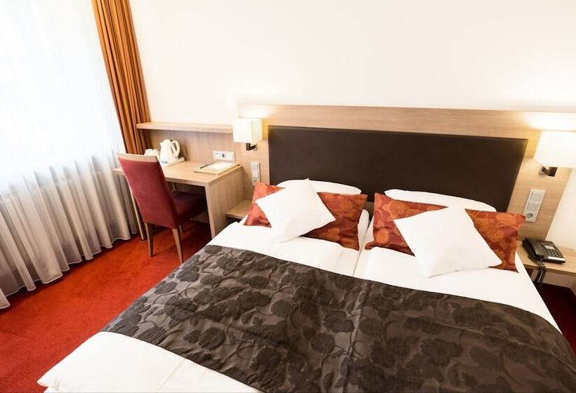 スタンダード４人部屋, Weisses Ross