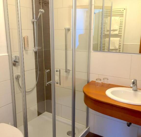 חדר קומפורט, Zur Schönen Aussicht