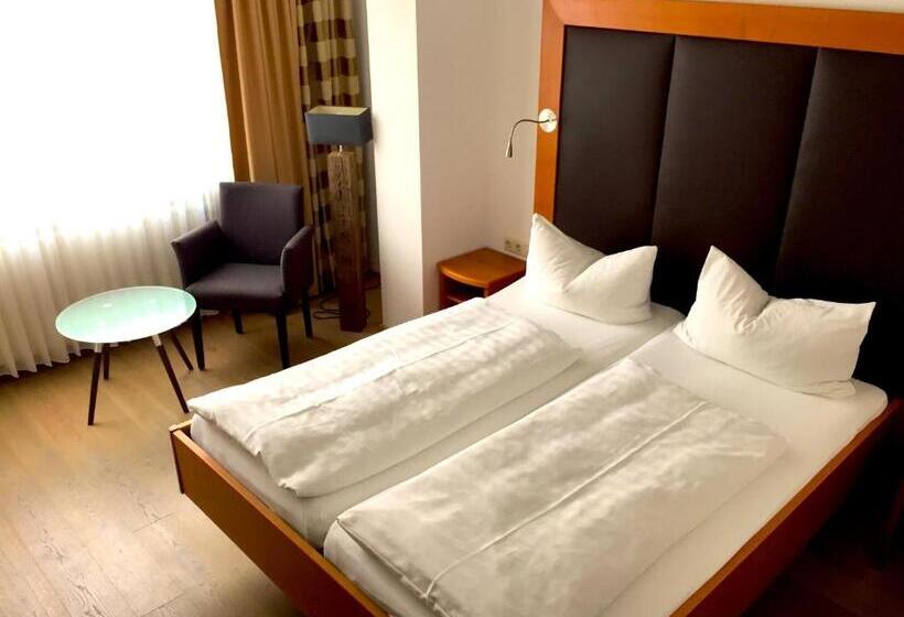 חדר קומפורט, Zur Schönen Aussicht