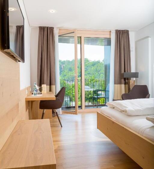 חדר סופריור, Zur Schönen Aussicht