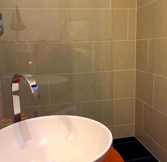 חדר סופריור, Zur Schönen Aussicht